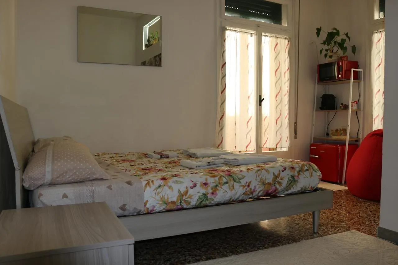 Venezia Lovely Rooms Lido de Venecia Italia